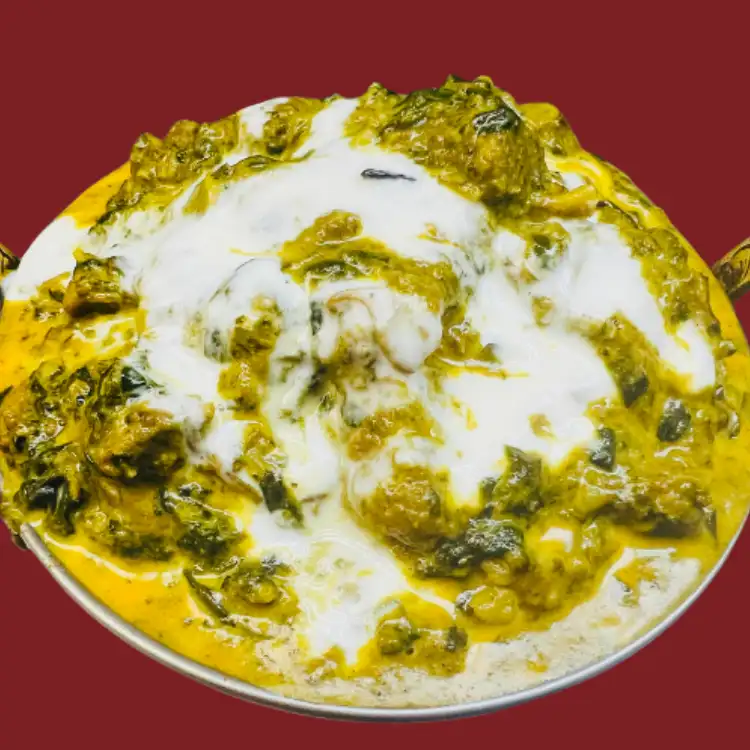 37. Chicken Saag.